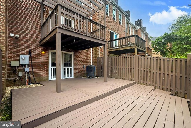 Building Photo - 9630 Sutton Green Ct