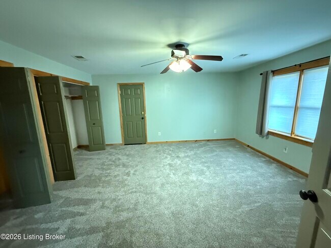 Building Photo - 207 Lake Shore Dr