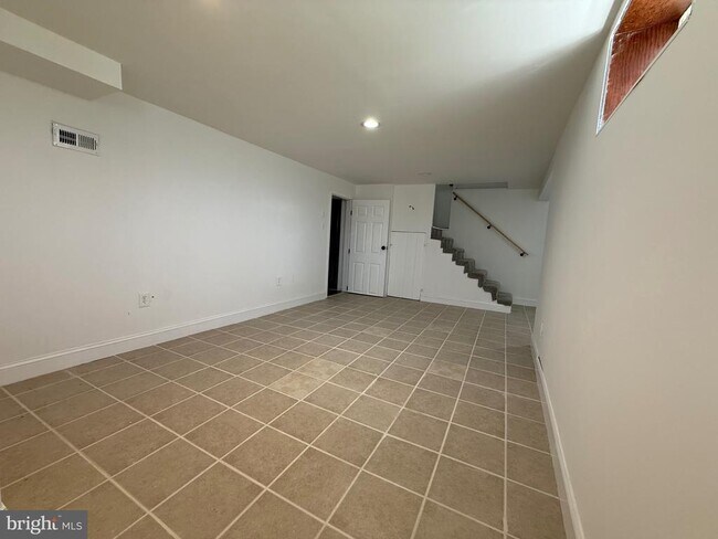 Building Photo - 6134 Marglenn Ave