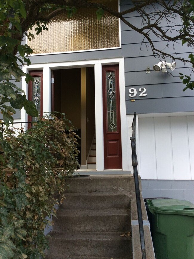 Building Photo - 92 2nd St