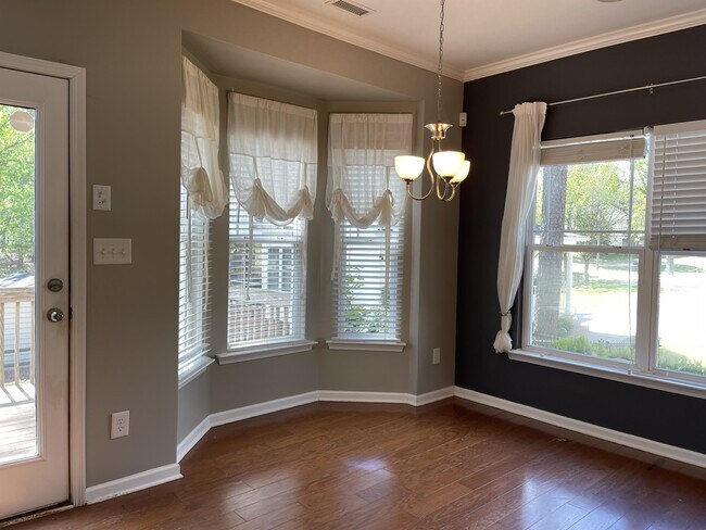 Building Photo - 2600 Taton Ct