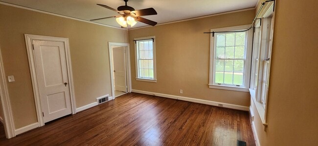 Building Photo - Wonderful home in Overlook!