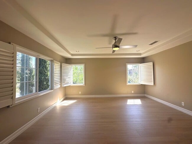 Building Photo - Single House Irvine