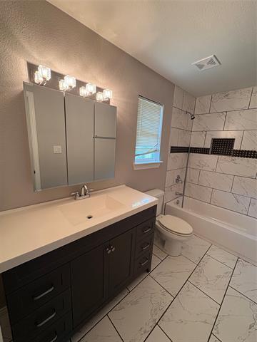 Building Photo - 549 Neomi Ave