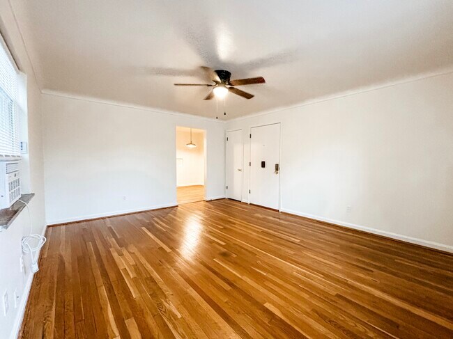 Living Room - 6114 Dryden Ave