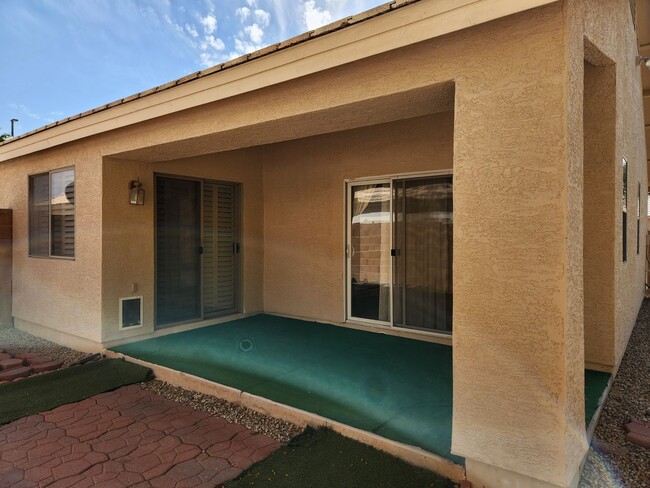 Building Photo - 3 Bedroom Home in Westbank Estates Near E ...