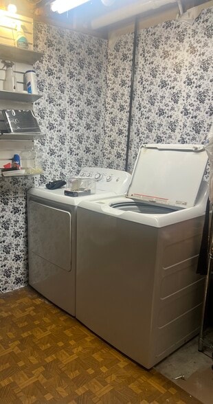 Laundry - 1071 Country Park Dr
