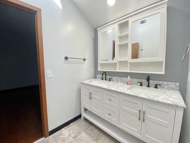 Building Photo - Rare opportunity to rent in Hilton Head Pl...