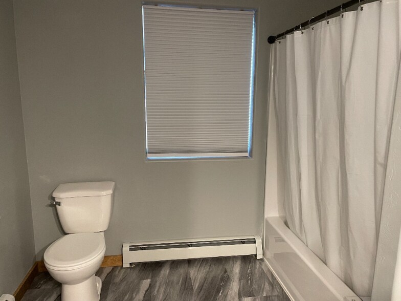 Building Photo - 39083 Hwy 92