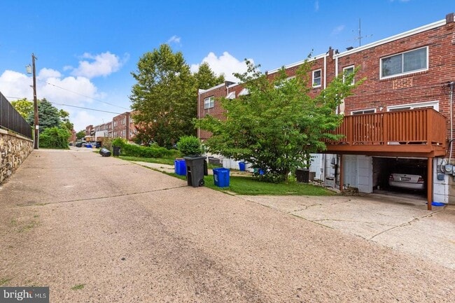 Building Photo - 5432 Vicaris St