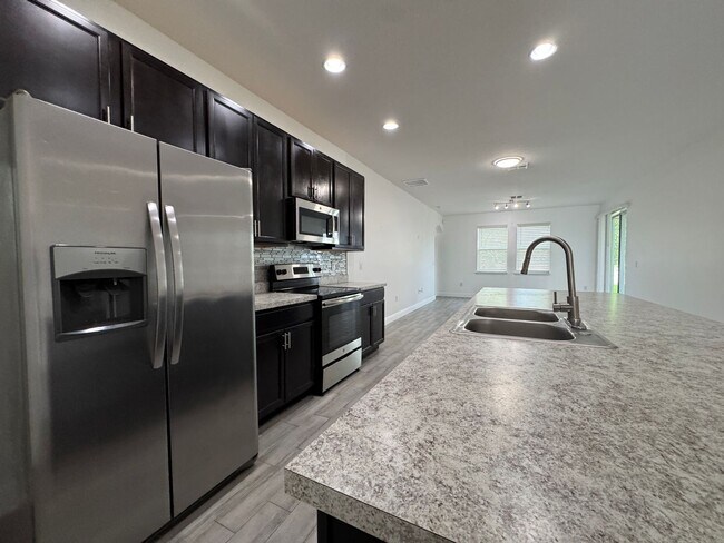 Building Photo - 2980 Scarlett Dr