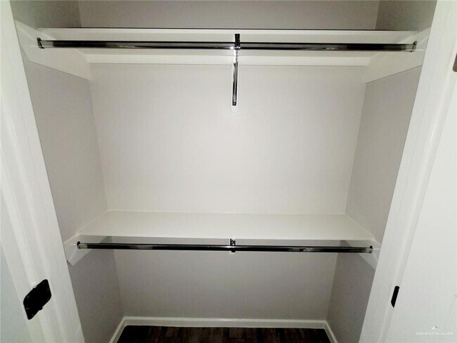 Building Photo - 12 Vani Dr