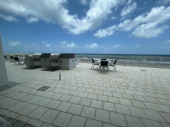 Building Photo - 4511 S Ocean Blvd