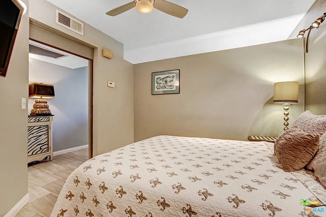 Building Photo - Charming Furnished 1-Bedroom Condo with Mo...