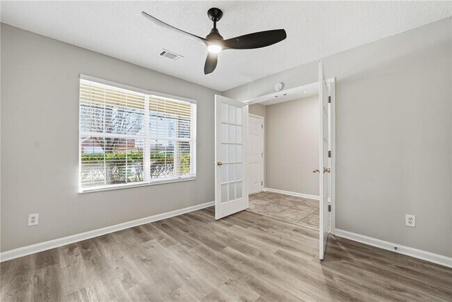 Building Photo - 2297 Charleston Pointe SE