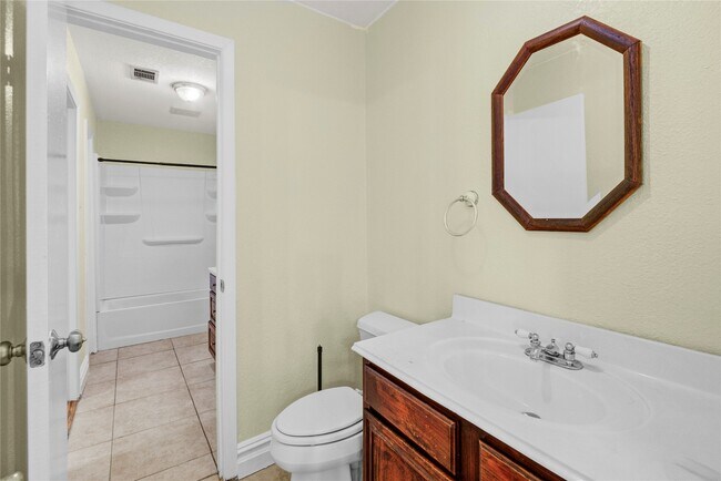 Building Photo - 8565 Ridgepoint Dr