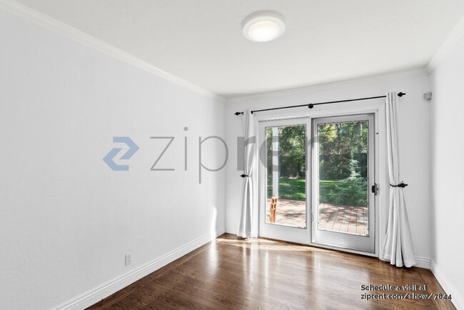 Building Photo - 361 Linfield Dr