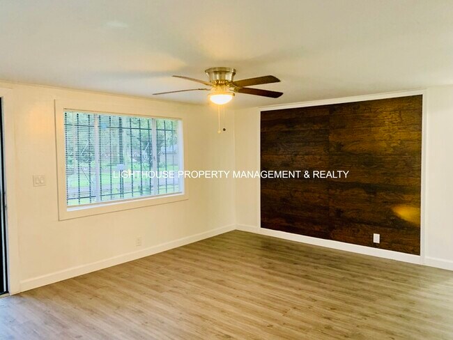 Building Photo - Beautiful Allendale Home With Large Fenced Yard