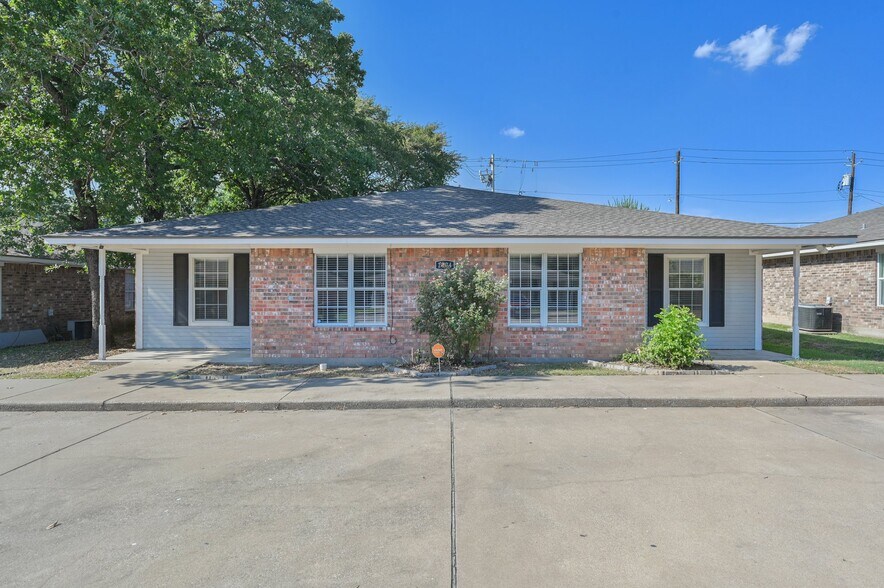 Building Photo - 1904 Sbisa Way