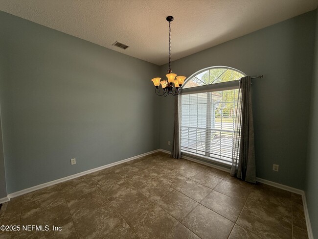 Building Photo - 1319 N Kyle Way