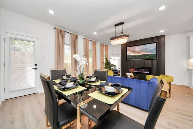 Building Photo - 3620 Du Bois St