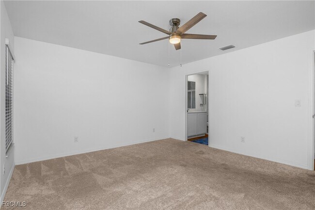 Building Photo - 839 Yellowbird Dr