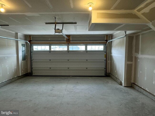 Building Photo - 2214 Winterberry Ln