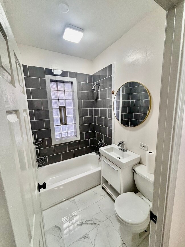 Building Photo - 1715 N Meade Ave