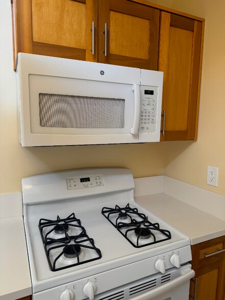 Building Photo - 1800 Camden Ave