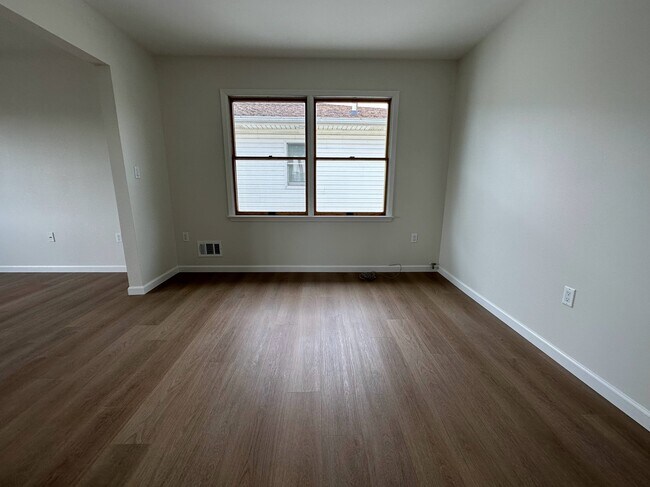 Building Photo - 263 Schuyler Ave