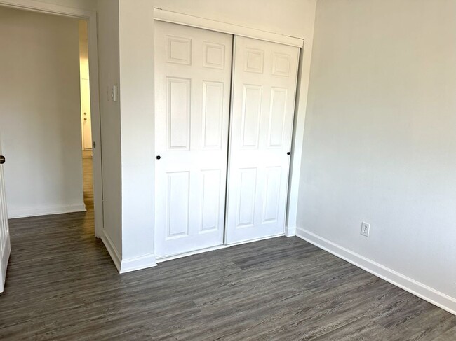 Building Photo - 7571 Hazelcrest Dr