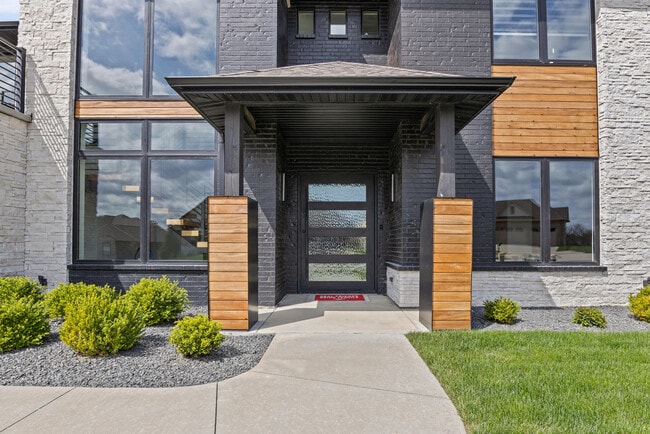 Building Photo - 5947 Screaming Eagle Ln