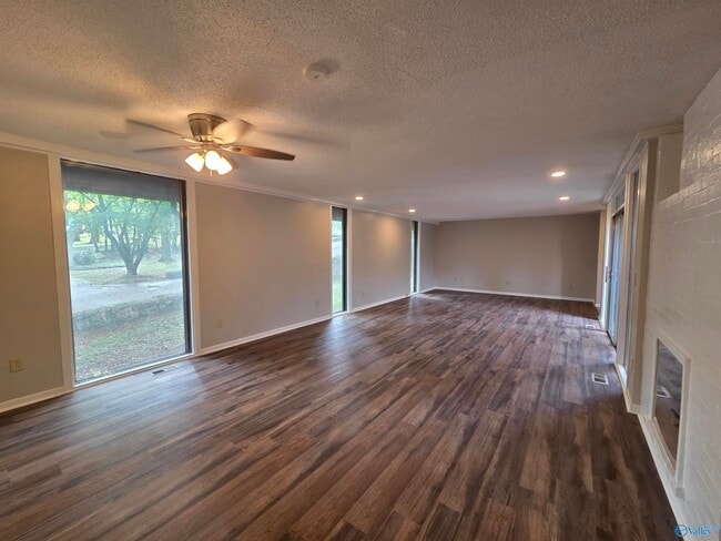 Building Photo - 1209 Governors Dr SE