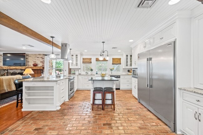 Building Photo - 1026 1/2 S Morgan Avenue