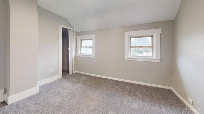 Building Photo - Lorain/W.73 neighborhood, updated 3 bed/1 bath single family house.