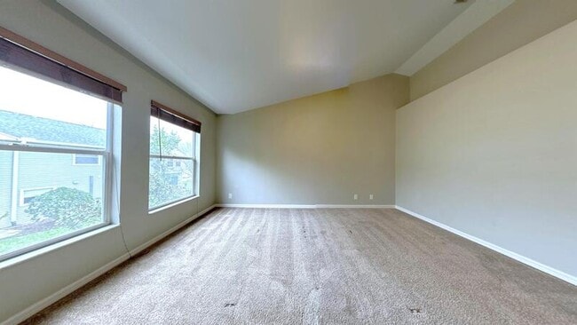 Building Photo - 8006 Thoroughbred Loop