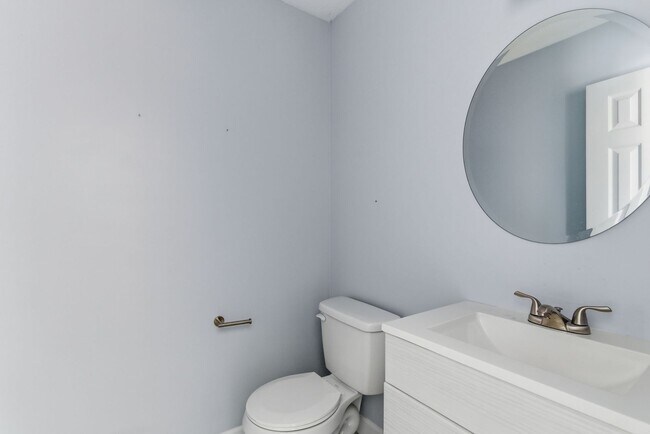 Building Photo - Covenient location in Fox Ridge subdivisio...