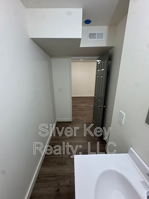 Building Photo - 1603 Hutsell Dr