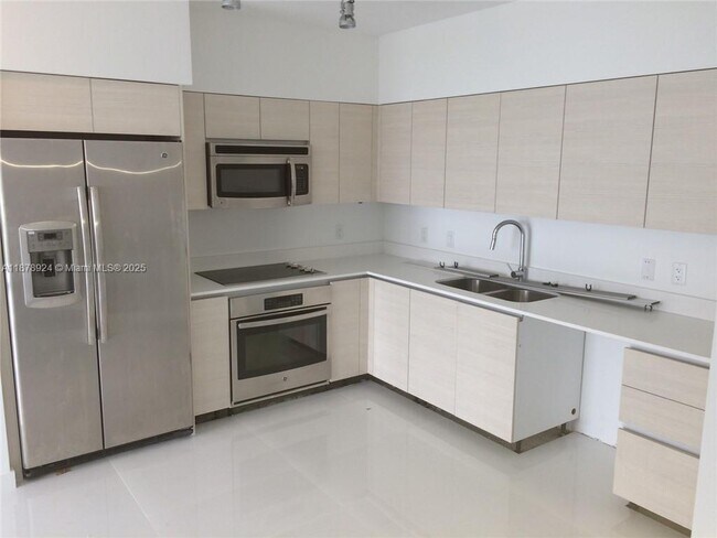 Building Photo - 4250 Biscayne Blvd