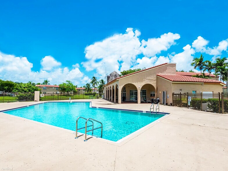 Building Photo - 8621 SW 5th St