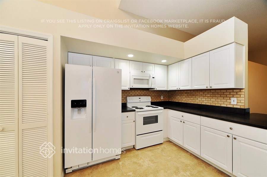 Building Photo - 18528 Avocet Dr