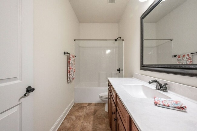 Building Photo - Sprawling 4-BR Niceville Rental with Gourmet Kitchen & 2-Car Garage!