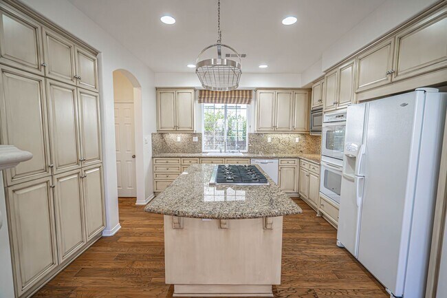 Building Photo - 23932 Windward Ln