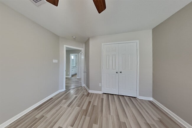 Building Photo - 18502 Fair Grange Ln