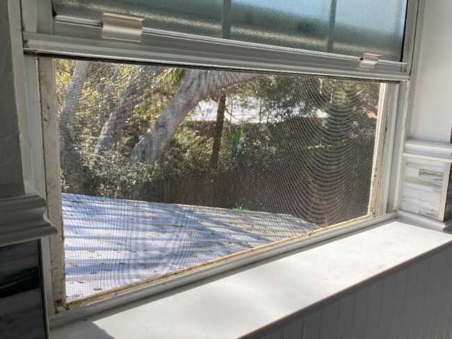 Building Photo - 207 E St