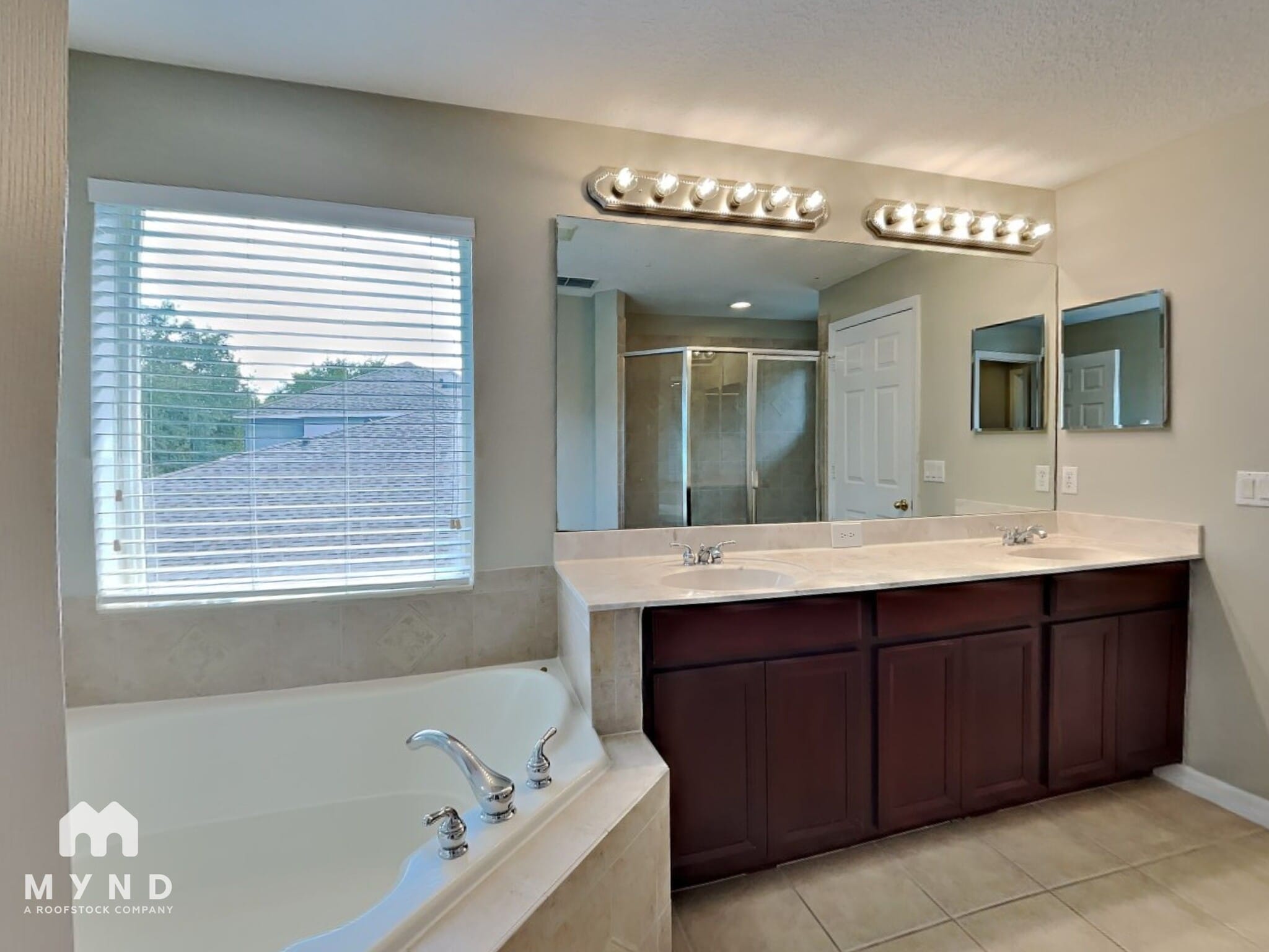 Building Photo - 1460 Travertine Terrace
