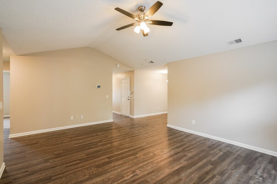 Building Photo - 712 Alisa Cove