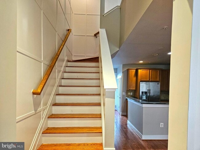 Building Photo - 12 S Regester St