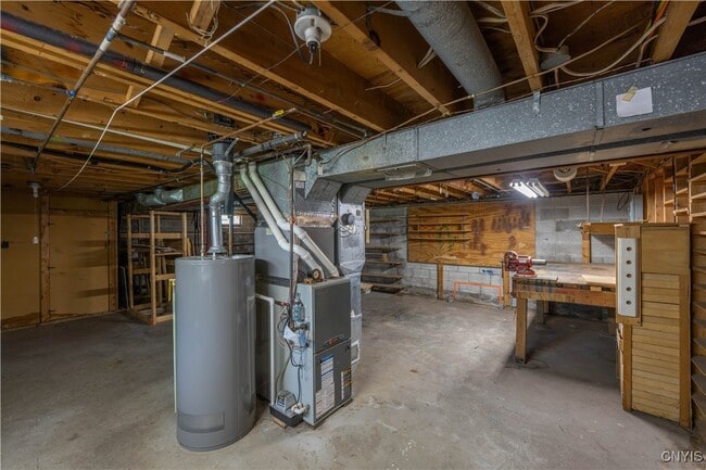 Building Photo - 8686 Maple Ln