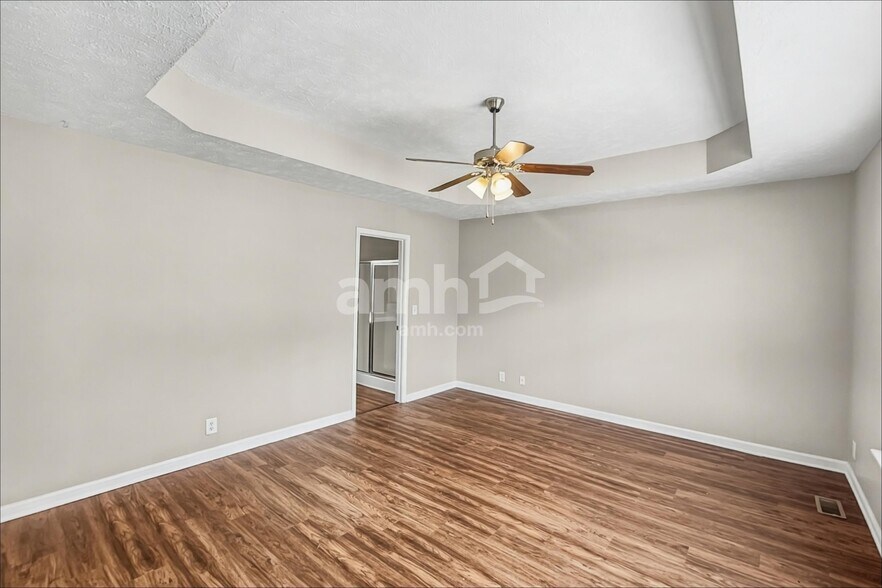Building Photo - 2053 Leefield Dr